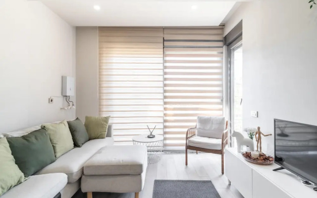Central Studio w Balcony 10 min to Lara Beach