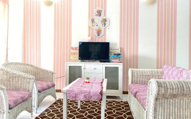 Paradise resort Apartment 2 bedroom Seaview and beachfront Family friendly unit – Guest Rooms – Port Dickson