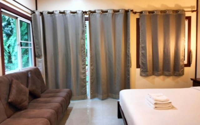 Khao Sok Palm Garden Resort – Guest Rooms – Phanom