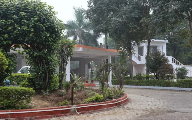 Shri Krishna Jungle Resort