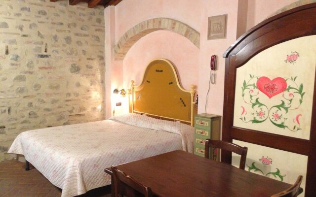 Venus Apartment 45 People