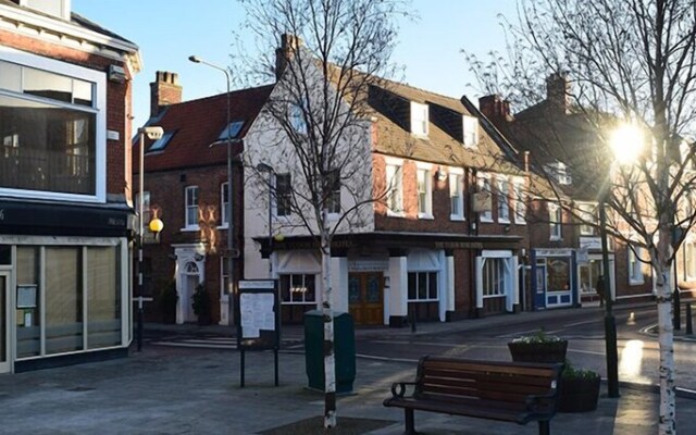 The Tudor Rose Hotel