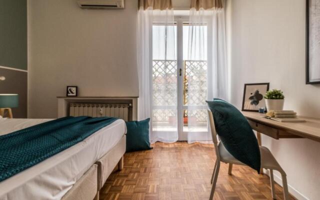 JOIVY Modern 1-Bed Flat W/Balcony