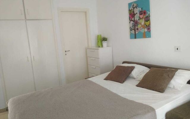 "great Deal, Apartment in Ayia Napa, Minimum Stay 7 Days, Including all Fees."