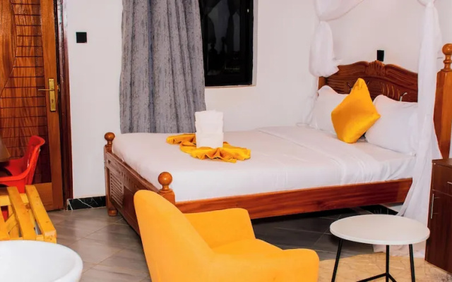 The Grand Brystal Hotel