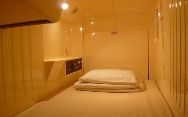 Capsule Hotel Noble