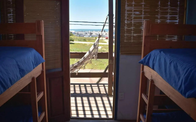 Mar de Fondo Hostel