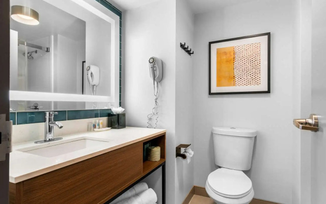 Comfort Inn & Suites York North