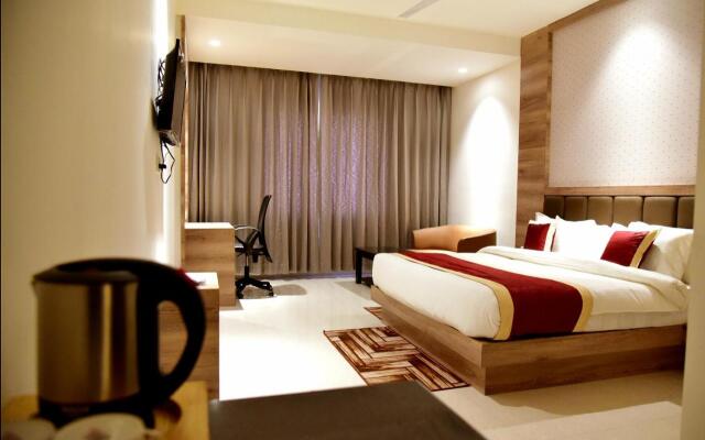 Hotel Crystal Grand
