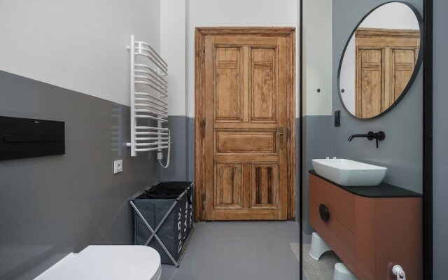 Retro Apartment in Wroclaw by Renters