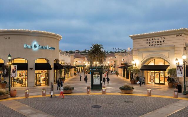 Holiday Inn Express Hotel & Suites Carlsbad Beach, an IHG Hotel