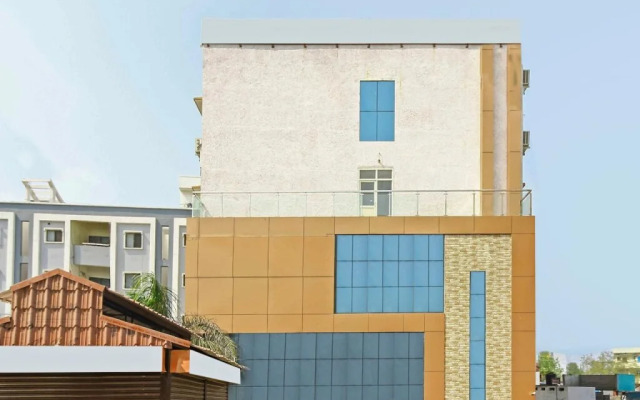 Sri Lakshmi Deluxe By OYO Rooms