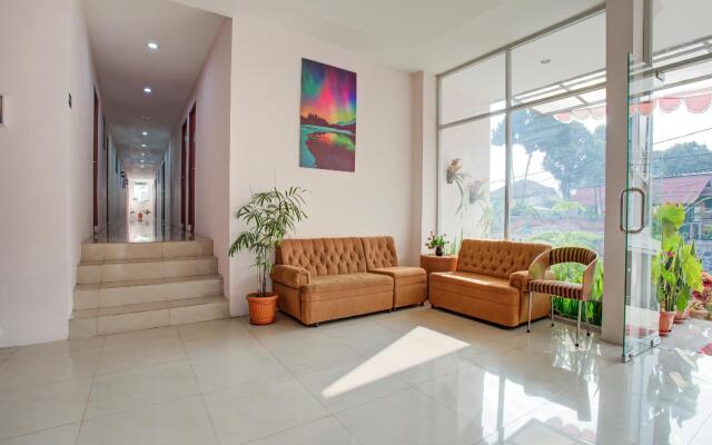 OYO 3876 The Aurora Inn Lembang