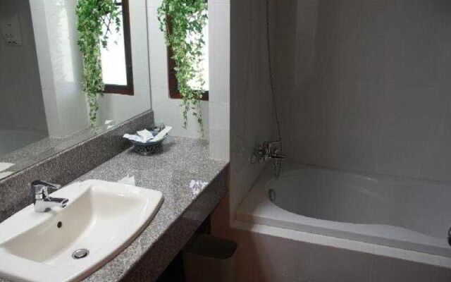 Sailom Resort Bangsaphan Prachuabkirikhan