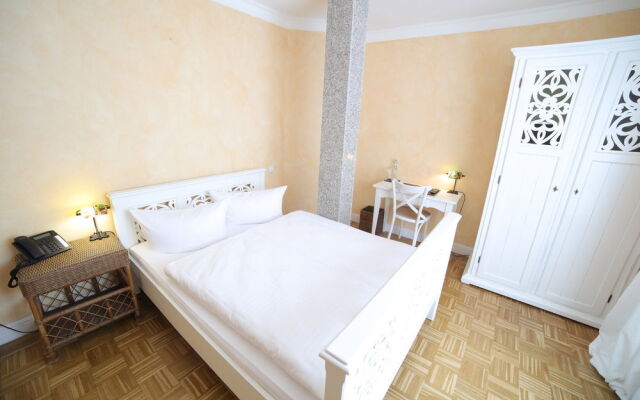 Re Hotel