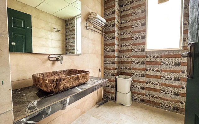 Hotel Alchemy Bistro & Inn