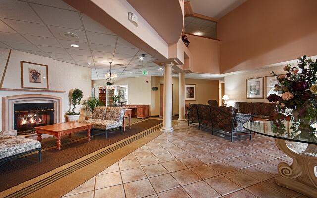 Best Western Plus Caldwell Inn & Suites