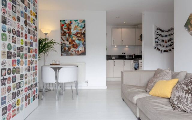 Modern And Bright 2 Bedroom Flat Near Burgess Park In Peckham