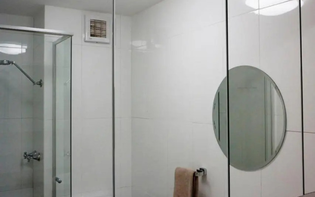 Studio 4 - ground floor Fremantle apartment