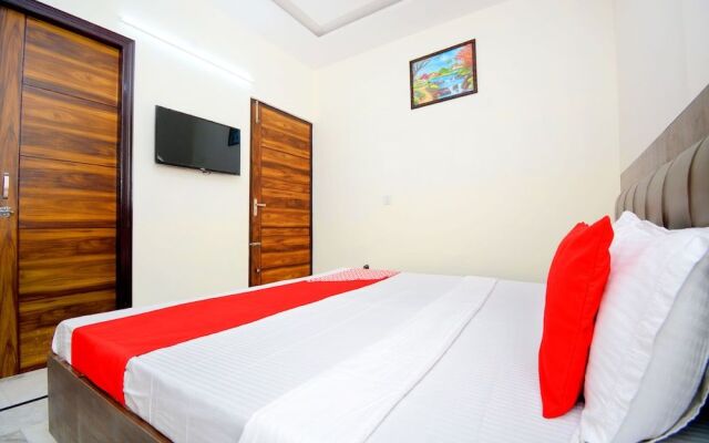 OYO 38787 Hotel Red Rose