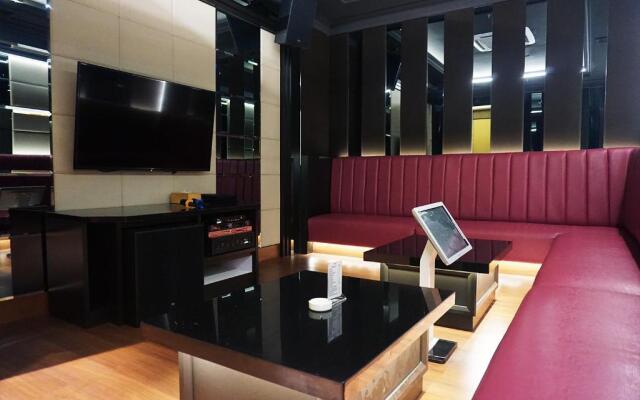 Avenzel Hotel & Convention Cibubur