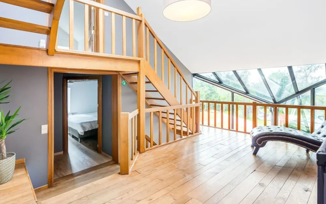 Plush Villa in La Roche-en-ardenne With Swimming Pool