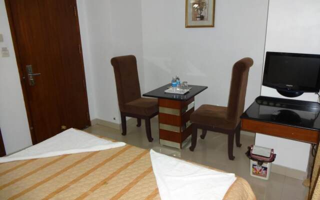 Lotus A Pondy Hotel