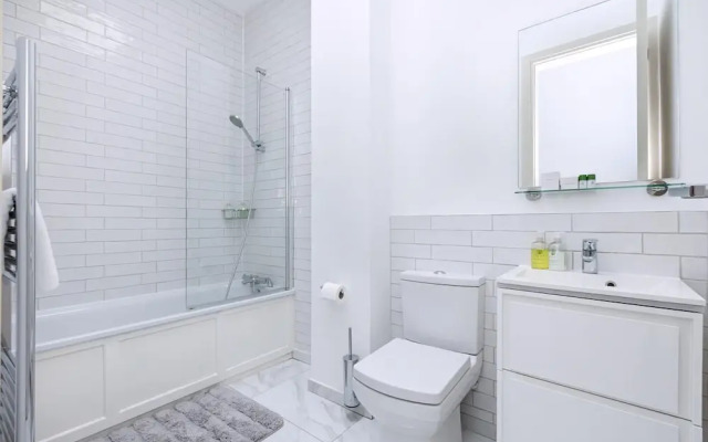 Stylish Three-bed Flat in Marylebone