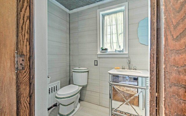 Hot Tub & Mtn Views: Expansive Hazleton Retreat