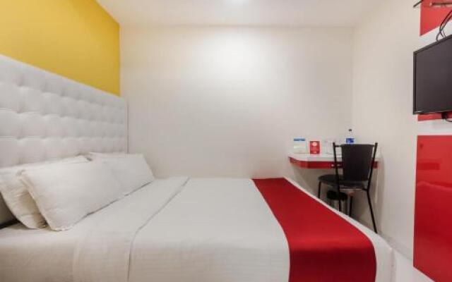 OYO Hotel Blue Sea Near Chhatrapati Shivaji International Airport