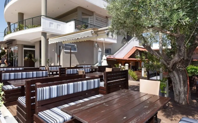 Eleon Dream Studio in Moudania