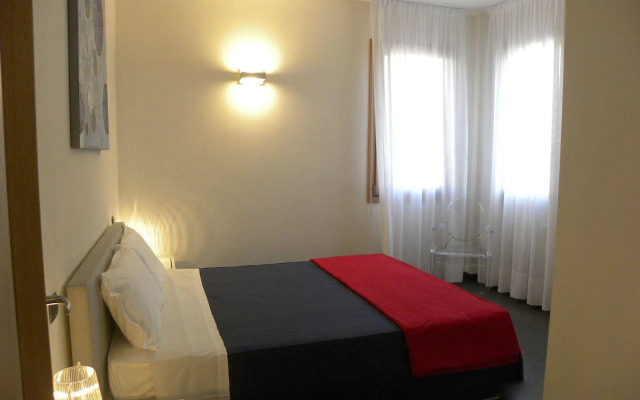 Venice Apartments Dante