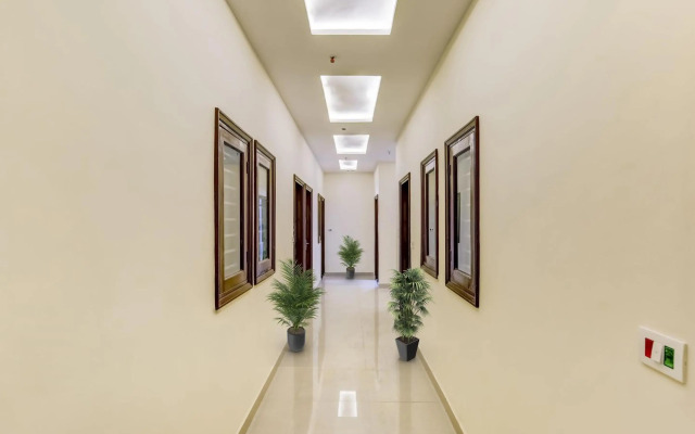 OYO Flagship 70098 Moon Trip