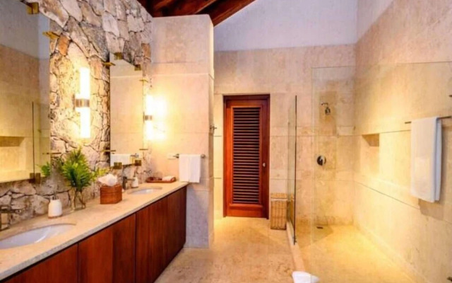 Sunny Vacation Villa 88