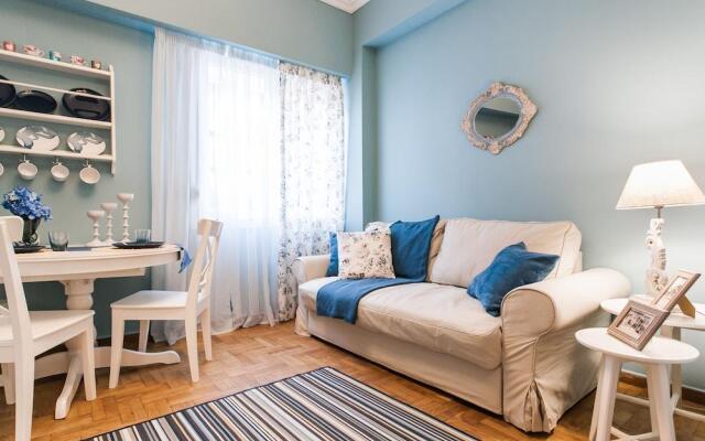 Charming Acropolis Metro Apartment