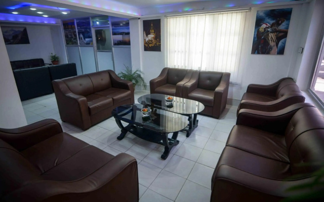 OYO 789 Hotel Shivam Plaza