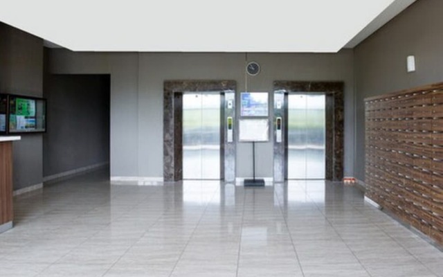 Quade Stay at Serpong Greenview