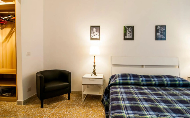 Vatican Museums Roomy Apartment