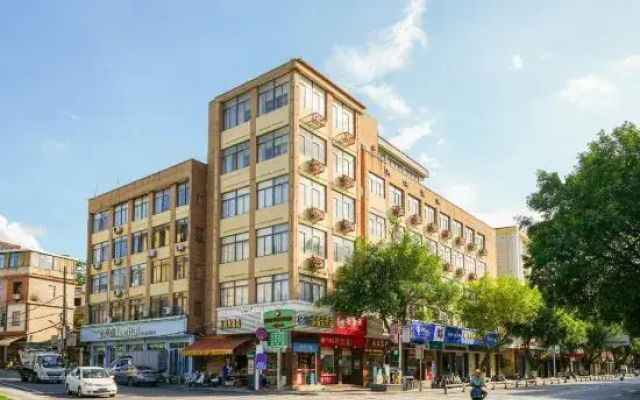 Changtai Hezheng Business Hotel