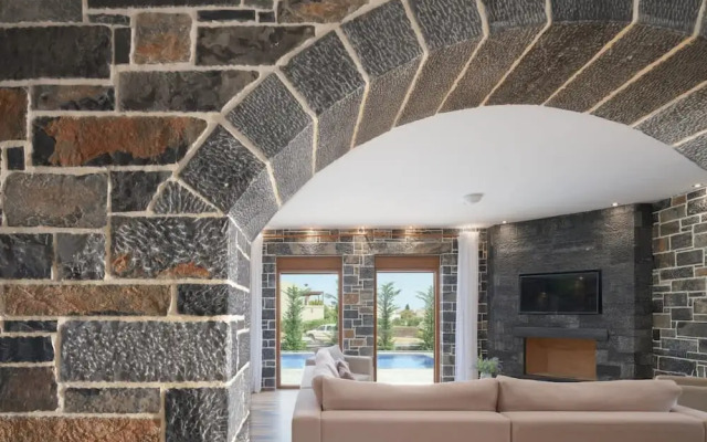 Turtulli Castle Stone Villa 1 - Private Pool Oasis