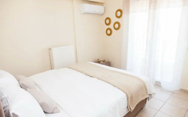 Glamour Rooftop Apartment near Athens