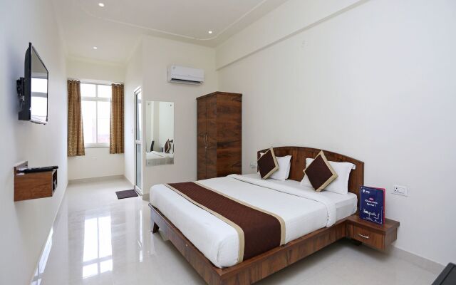OYO 8425 Hotel Shiv Palace