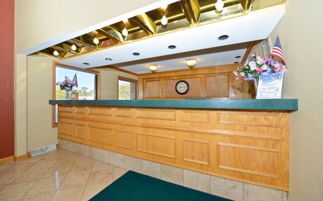 Days Inn & Suites By Wyndham Kalamazoo