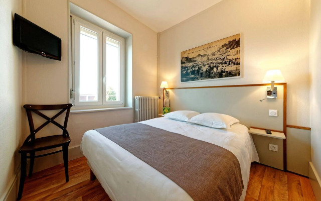 Logis Hôtel Du Commerce Et Touring