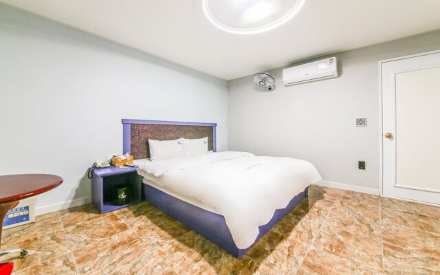 Sky Motel