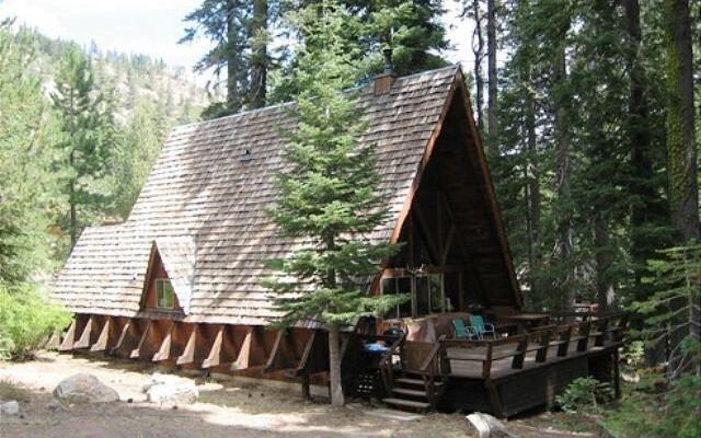 Alpine Meadows Cabin in the Woods