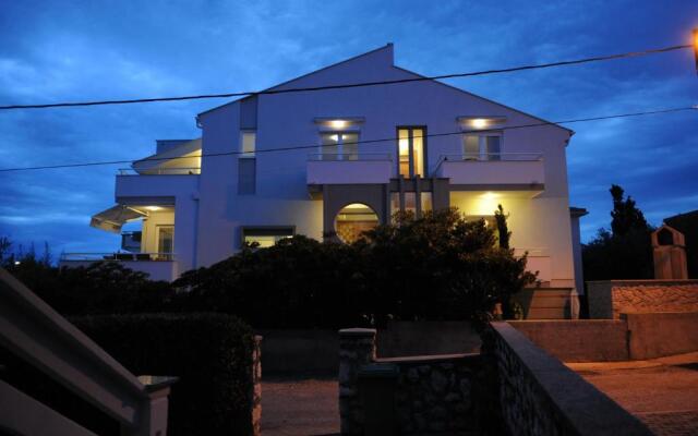 Villa Ropus
