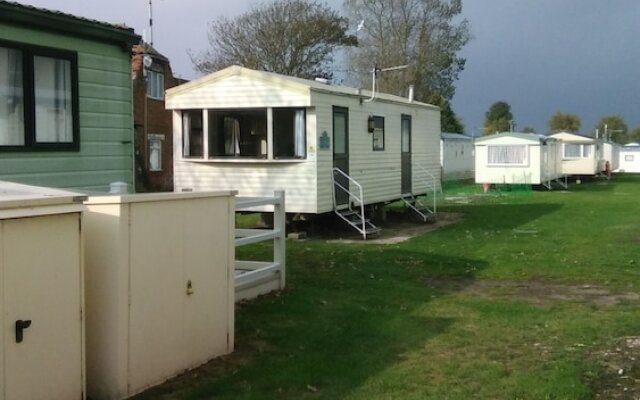 Family Fun 2-bed Caravan Family Romney Marsh