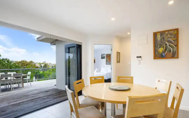 Stylish And Serene Living In Kohimarama