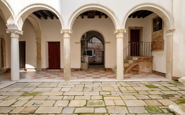 Palazzo Ca' Moro apartments